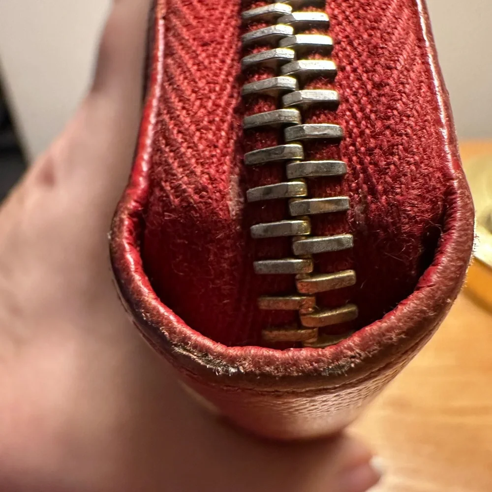 Prada Red Leather Zip Wallet W/COA. EUC. - Picture 6 of 12